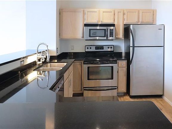 3rd image of 200 Main St APT 310