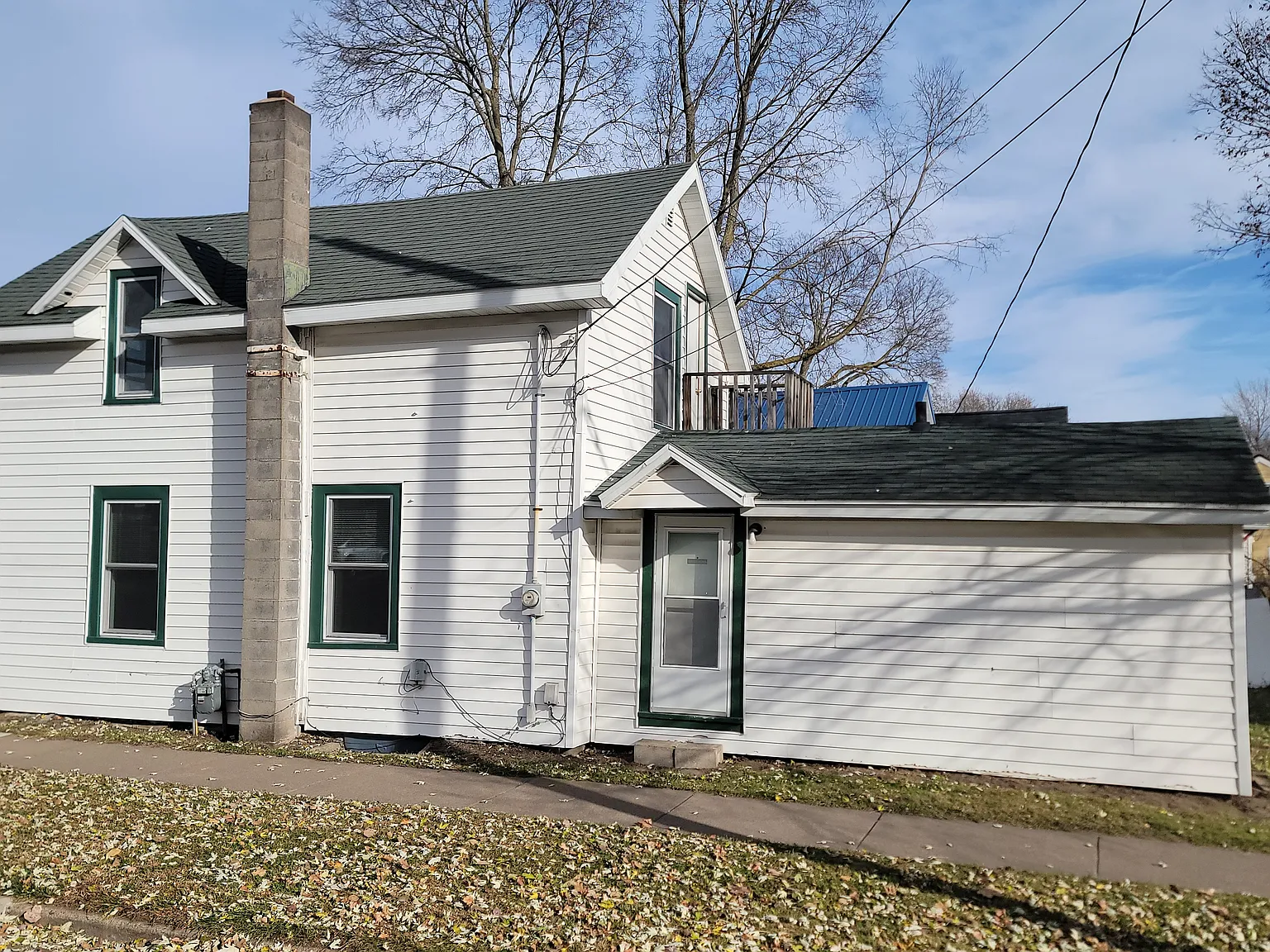 4 bed, 1.5 bath, $1,920 — Photo 1