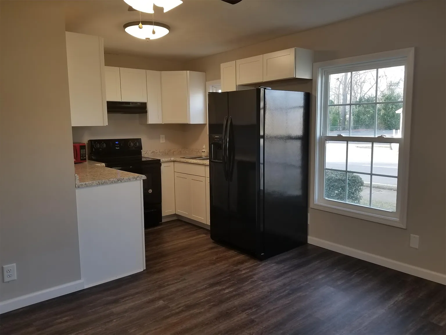 250 North Jackson Street - B — Photo 4