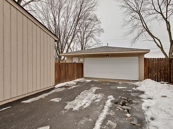 2nd image of 679 Marine Dr