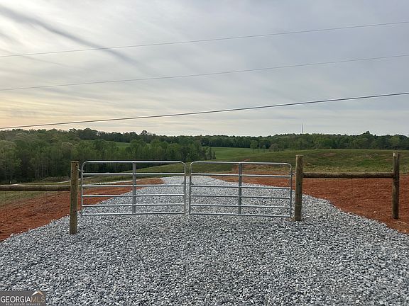 3rd image of 2 Gooseneck Rd
