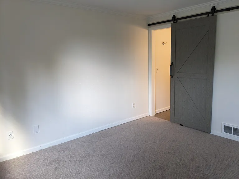 412 10th St #201 — Photo 15