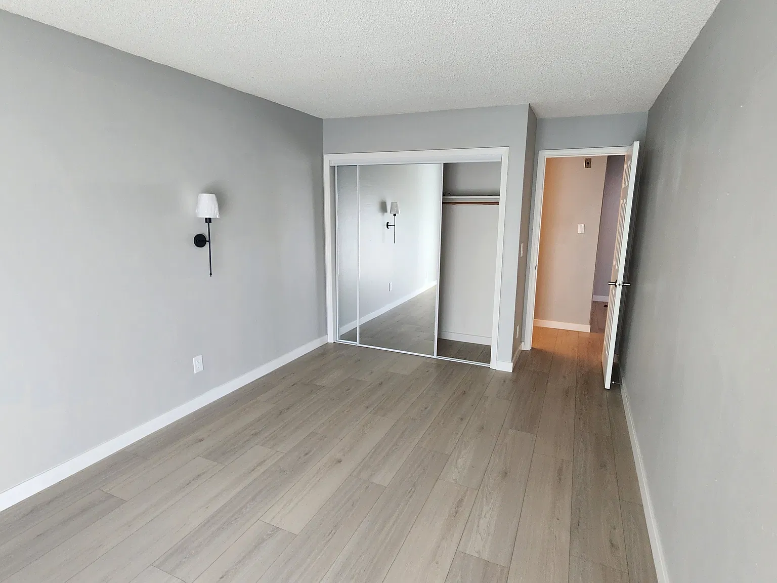 1 bed, 740 sqft, $2,180 — Photo 4