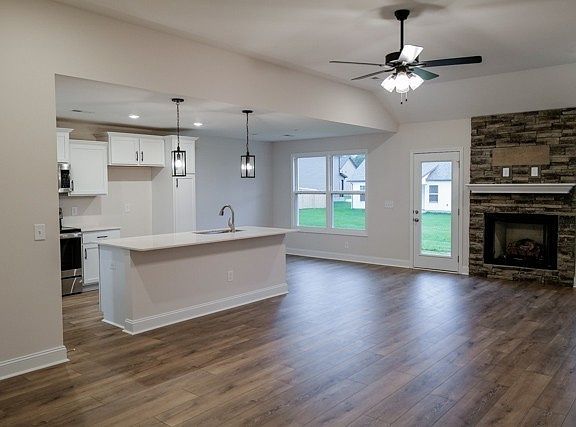 3rd image of 196 Donegal Dr Lot 168