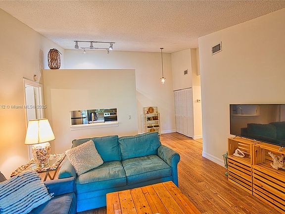 5th image of 6286 Chasewood Dr APT G