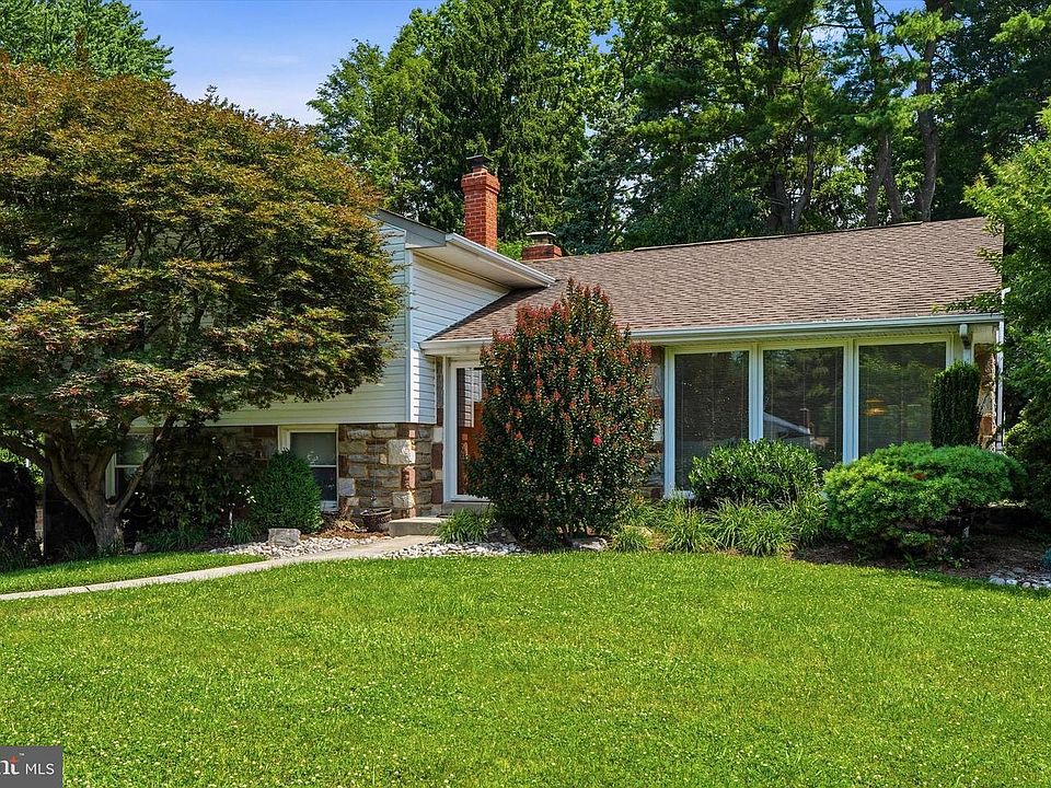 1st image of 627 Meadow Rd