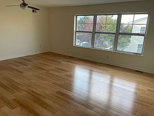 5th image of 7305 Lighthouse Dr #2