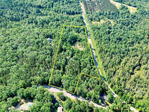 2nd image of Arbutus Hill Rd