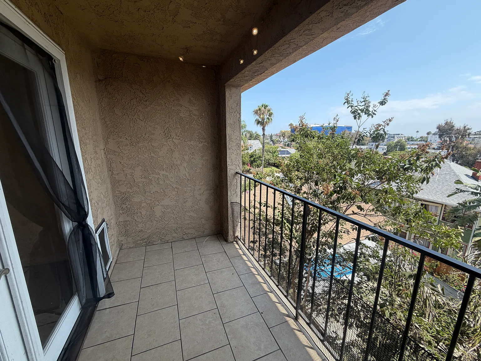 2 bed, 915 sqft, $2,495 — Photo 4