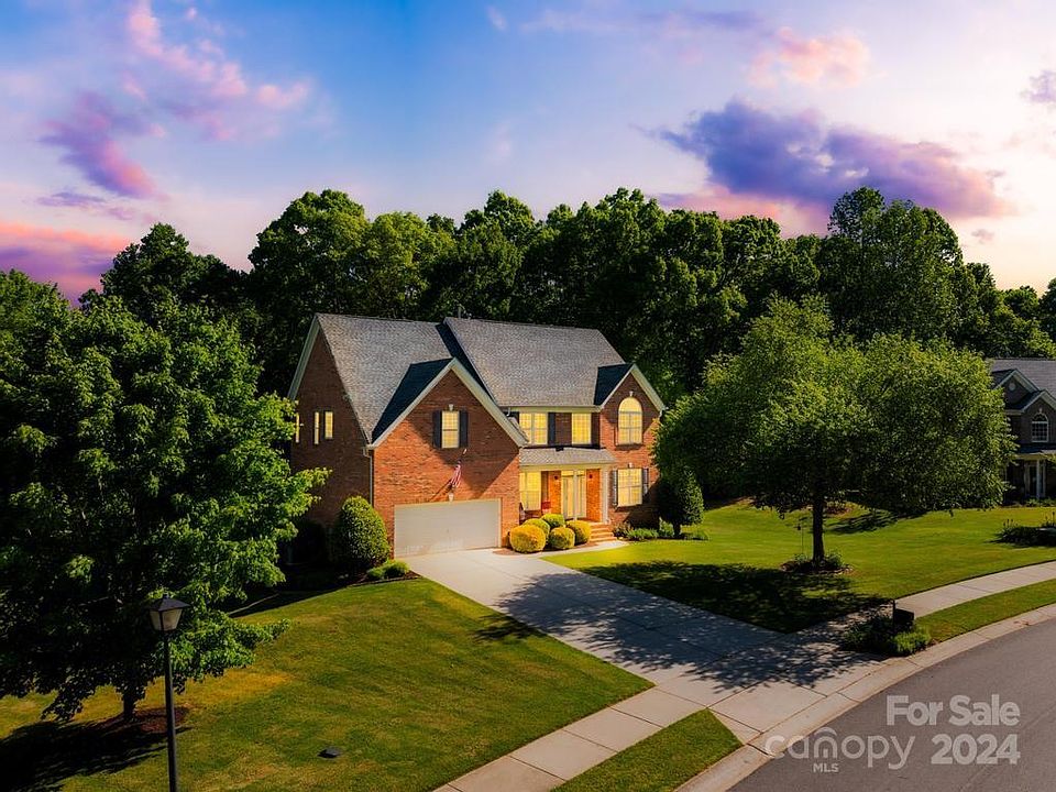 1st image of 204 Winter Flake Dr