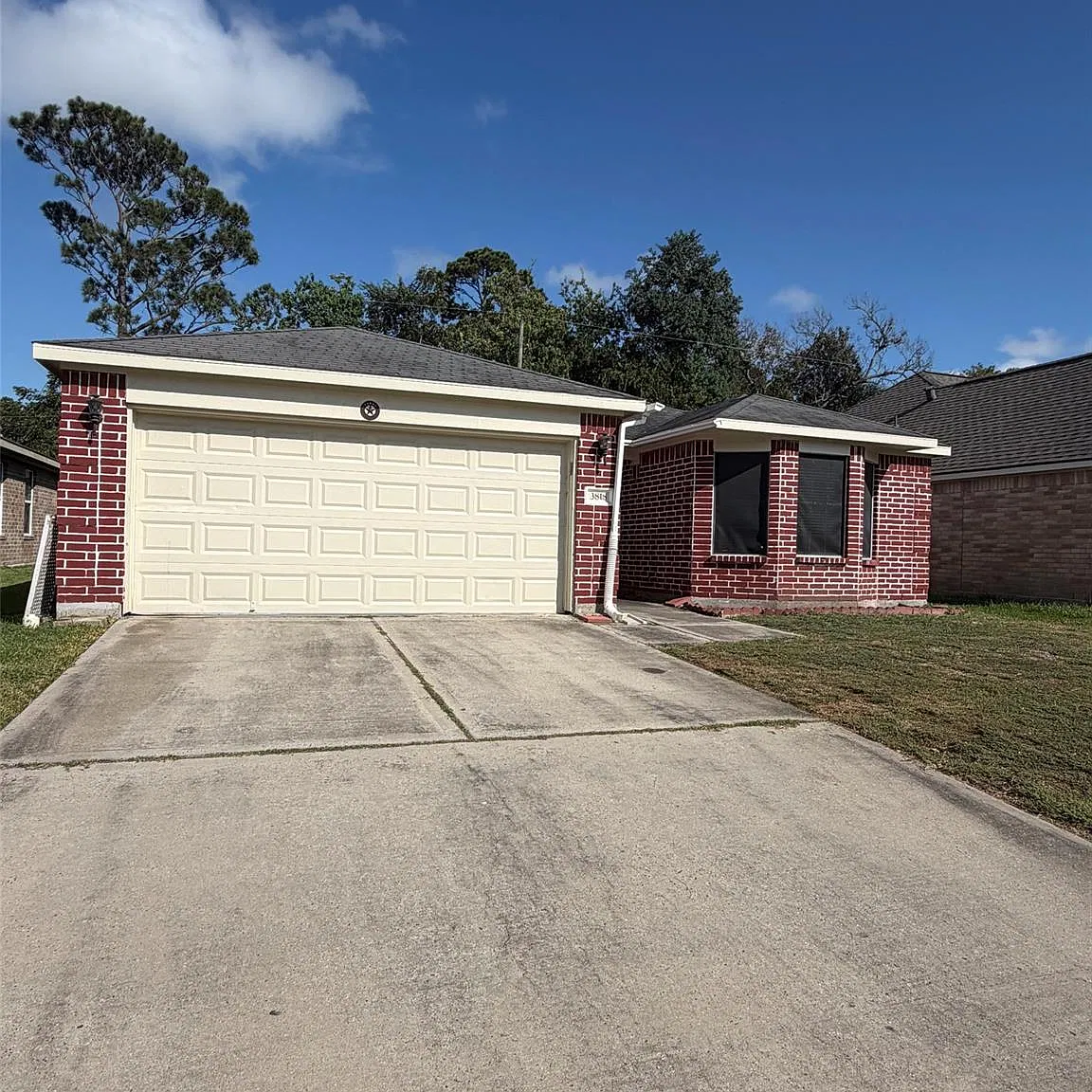 4 bed, 2.0 bath, 1747 sqft, $1,850 — Photo 1