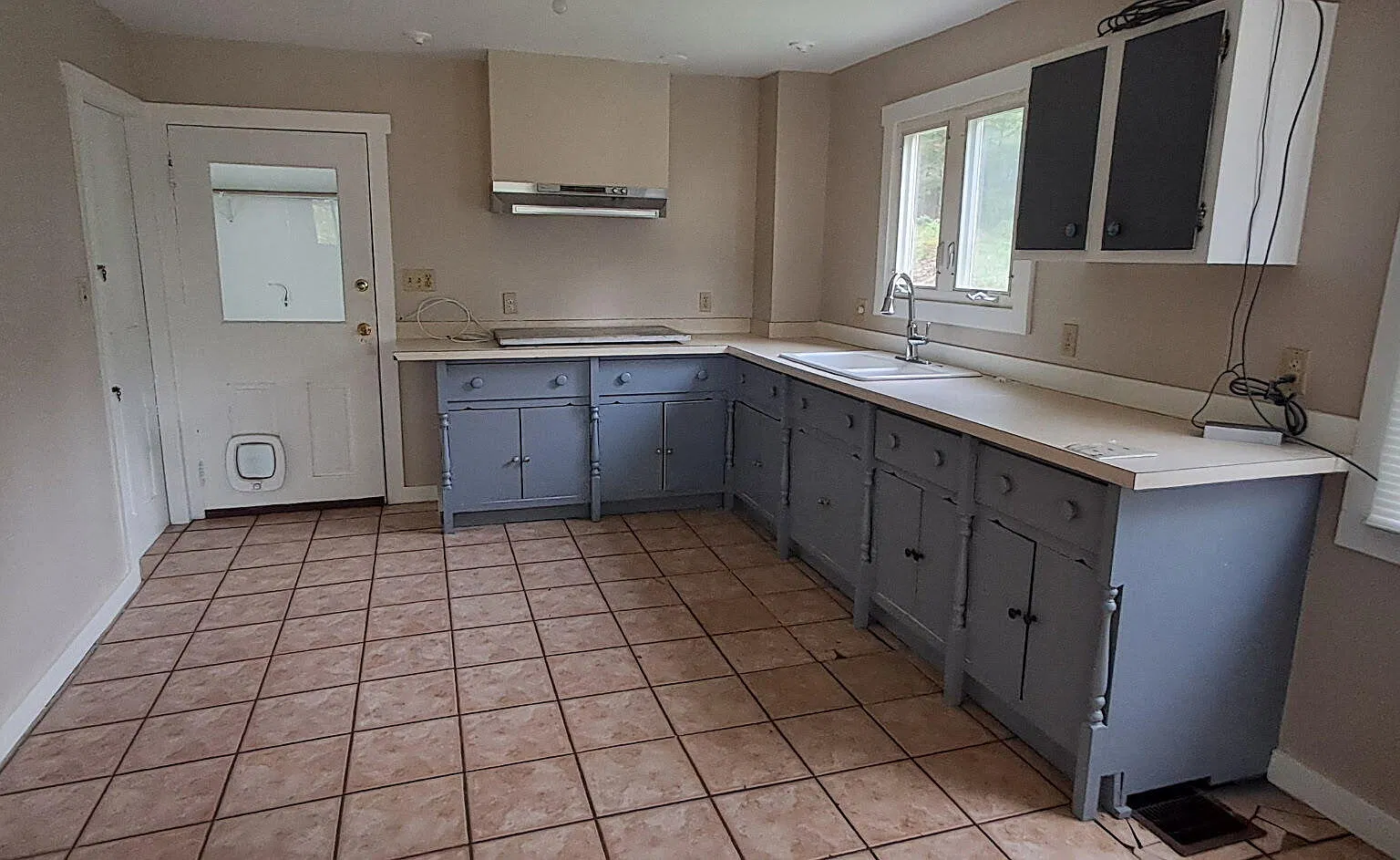 3 bed, 1.0 bath, 1000 sqft, $1,200 — Photo 3