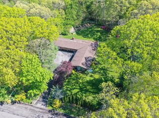 20 Cherry Ln, Syosset, NY 11791