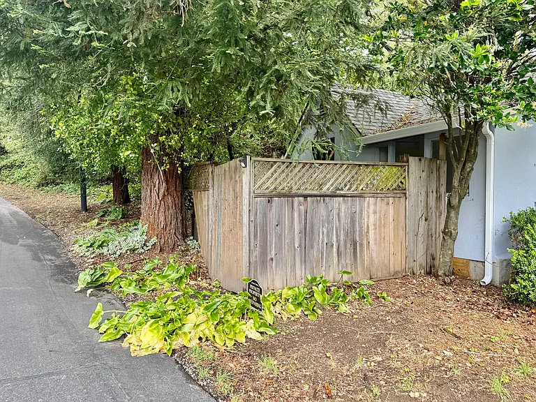 21850 Bear Creek Rd #C — Photo 15