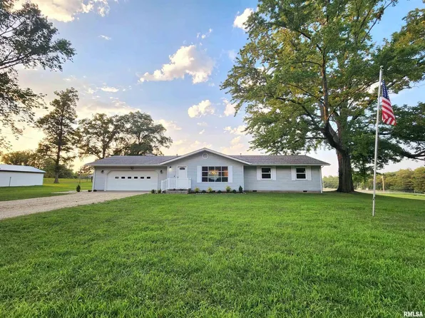 816 W South Ave, Bluford, IL 62814