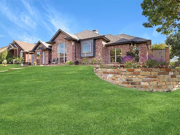 3rd image of 1302 Black Oak Dr