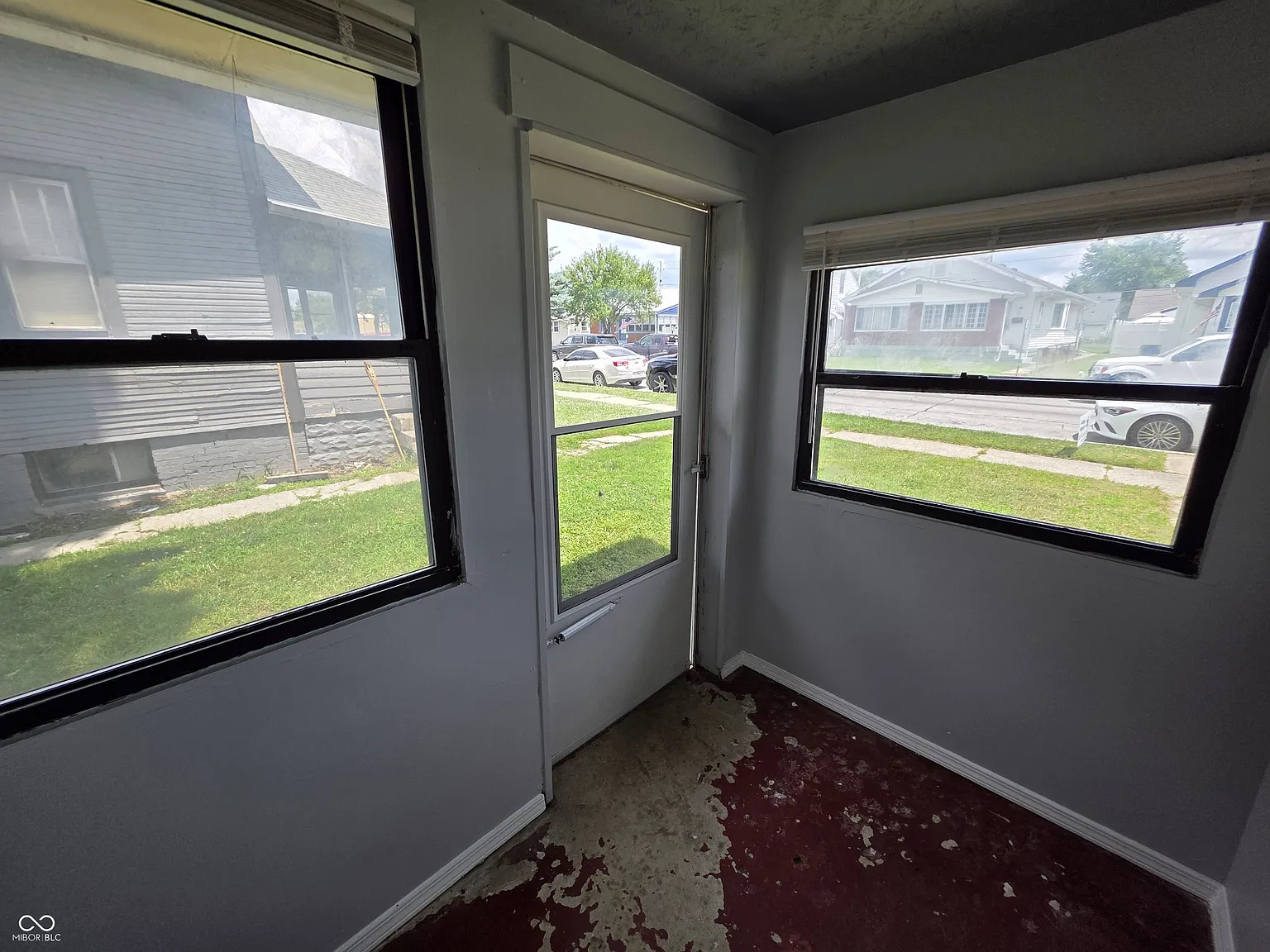 2 bed, 1.0 bath, 900 sqft, $1,150 — Photo 3