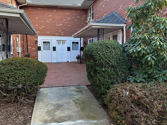 3rd image of 1690 Grand Ave
