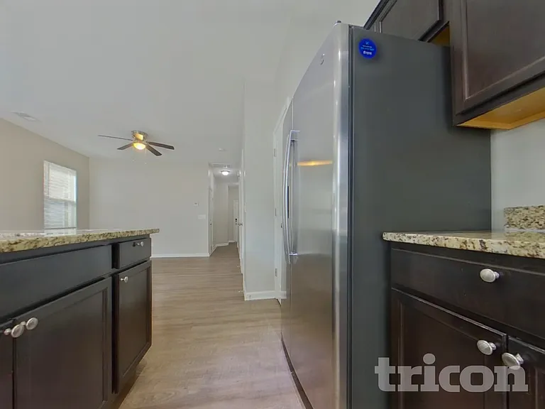 323 Springwalk Ln — Photo 5