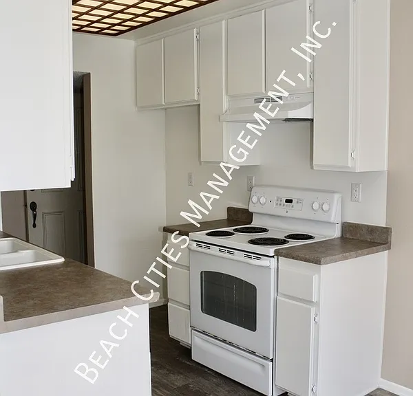 1723 Cedar Ave #211 — Photo 4