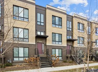 2317 Alumni Dr, Schaumburg, IL 60173