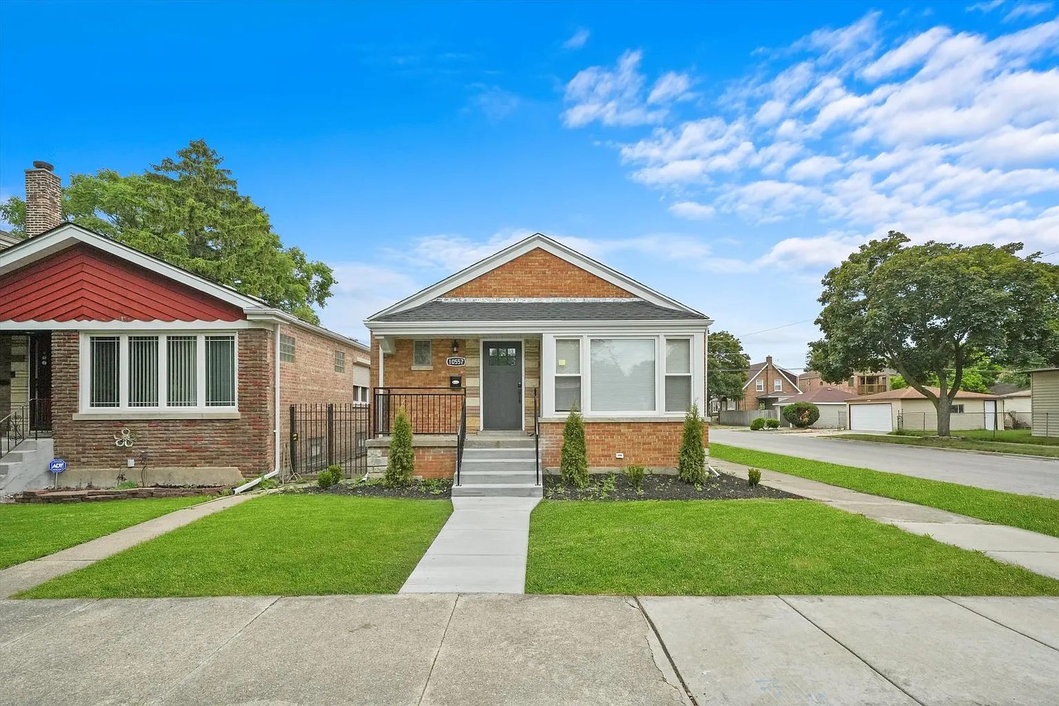 10557 S Eberhart Ave photo 1