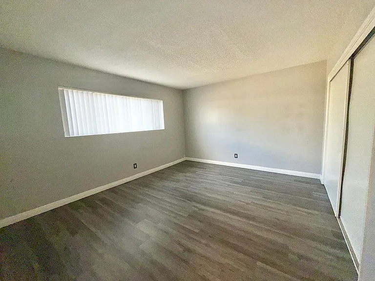 Cazador Court Apartments — Photo 17