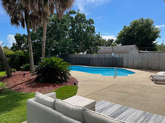 2nd image of 1525 Kitty Hawk Dr
