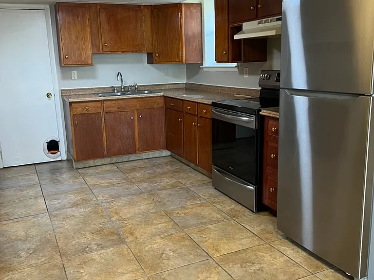 544 Ridge Ave #1 — Photo 3