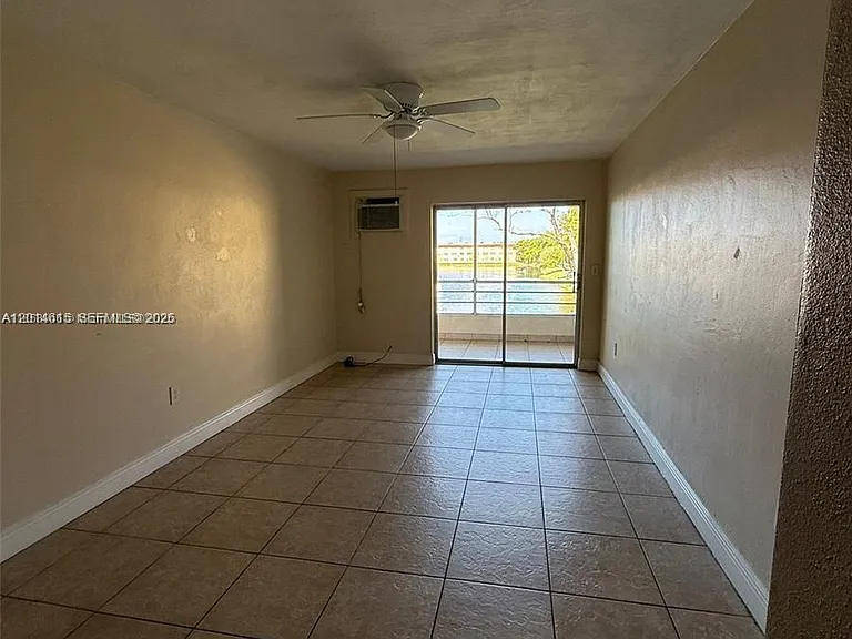 18707 NE 2nd Ave #918 — Photo 5