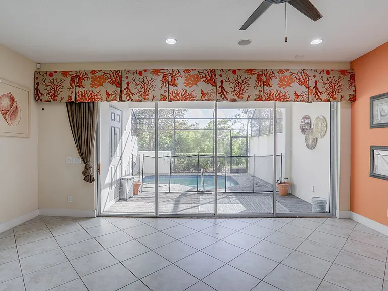 510 Captiva Dr — Photo 12