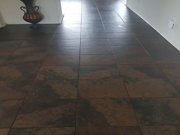 3rd image of 5319 Throckmorton Dr