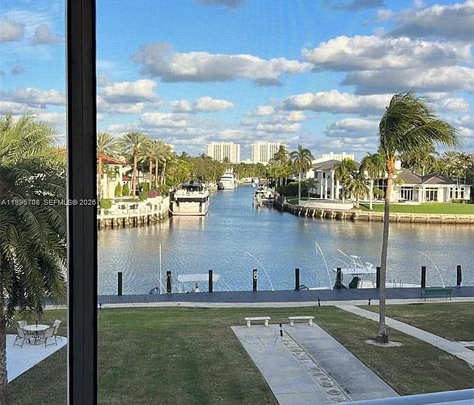 230 N Federal Hwy #305 — Photo 3