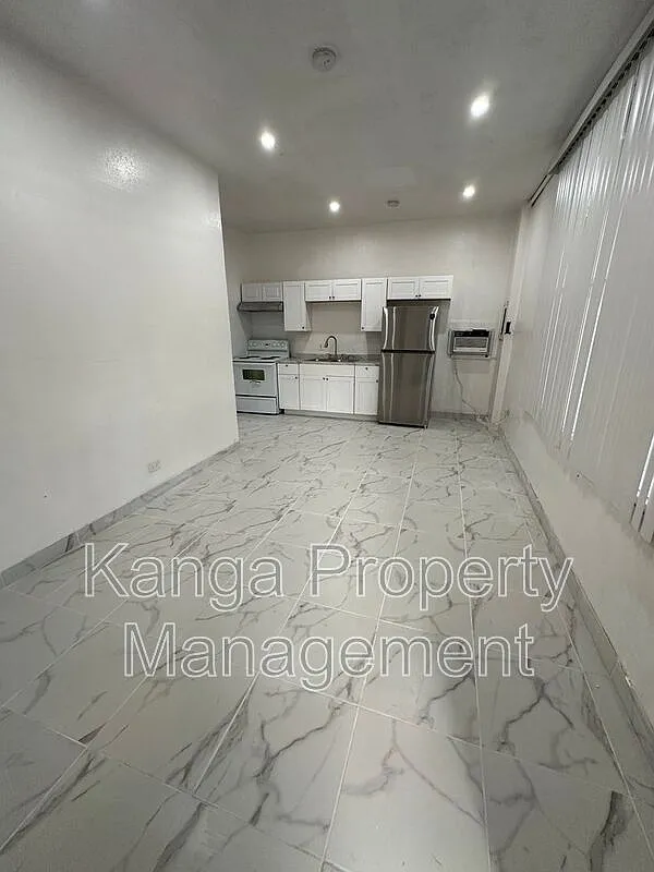 Building Photo - 804 Orange Ave #B
