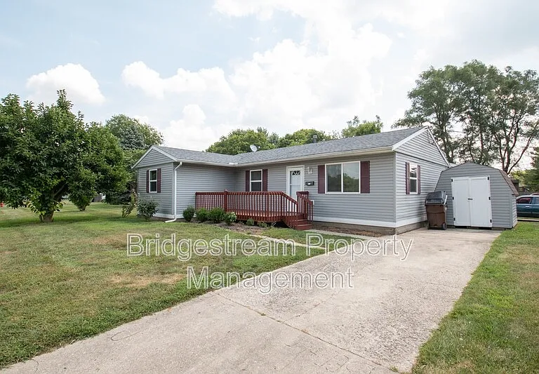 340 Walnut St — Photo 2