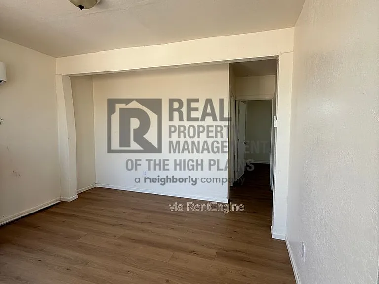 709 N Mirror St #C — Photo 4
