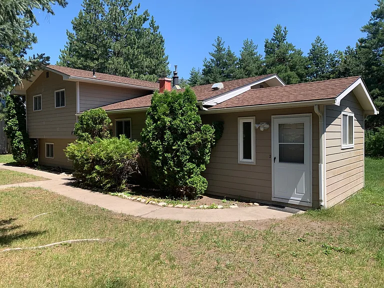110 Van Sant Rd — Photo 2