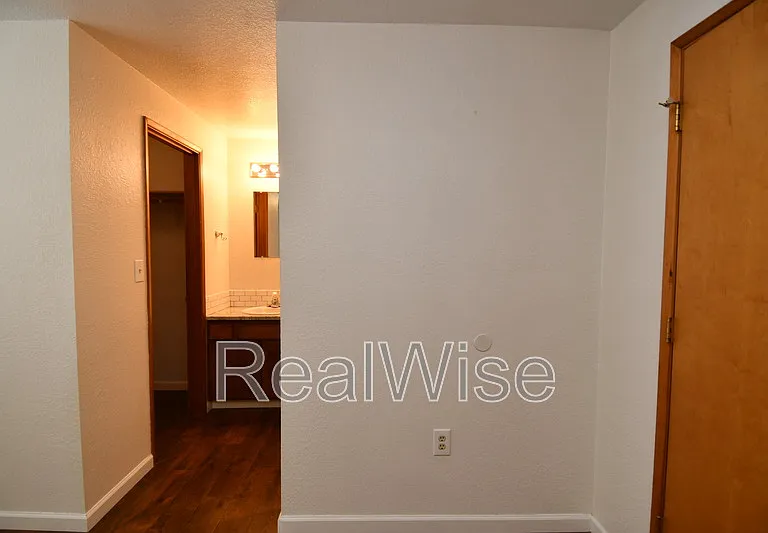 936 SE Sharon Ave — Photo 13