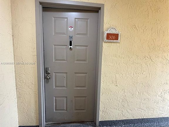 4th image of 8205 Lake Dr #306