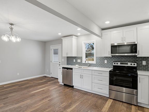 3rd image of 1050 N Lynhurst Dr
