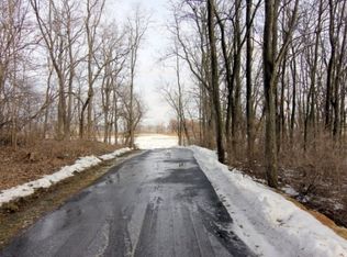 589 Glenway Rd, Brooklyn, WI 53521