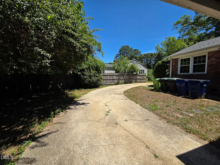 3428 Wade Ave — Photo 33