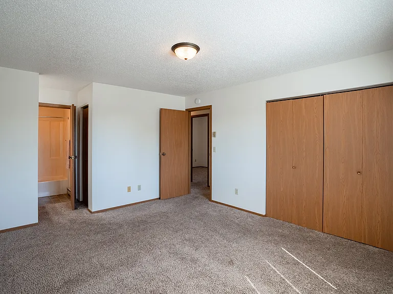 Fargo, ND Westview Towers Apartments | Bedroom