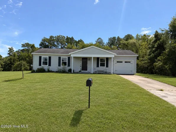 5 Crown Point Road, Hubert, NC 28539