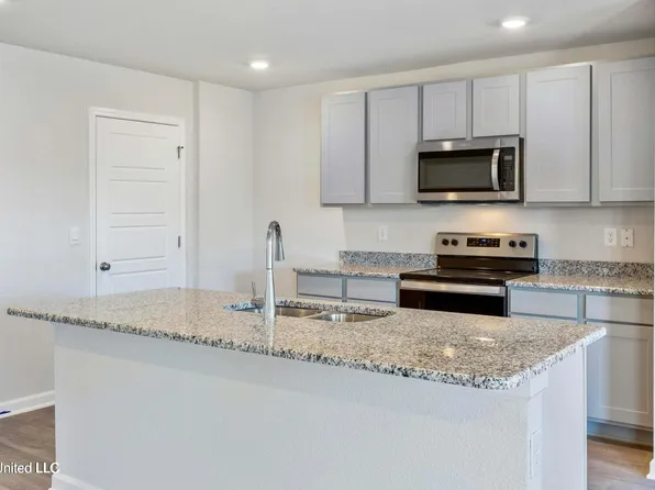 130 Mulberry Dr, Lucedale, MS 39452