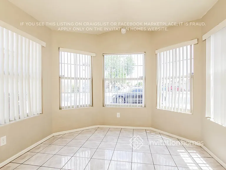 2046 N 90th Ln — Photo 6