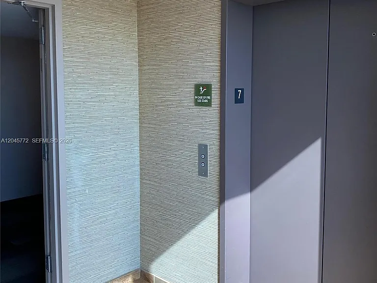 2641 N Flamingo Rd #706-N — Photo 37