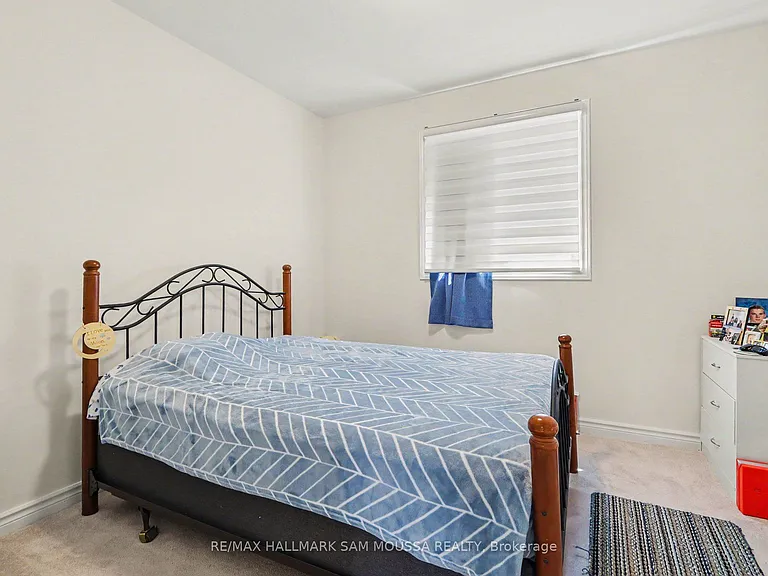 656 Bracewell St — Photo 22
