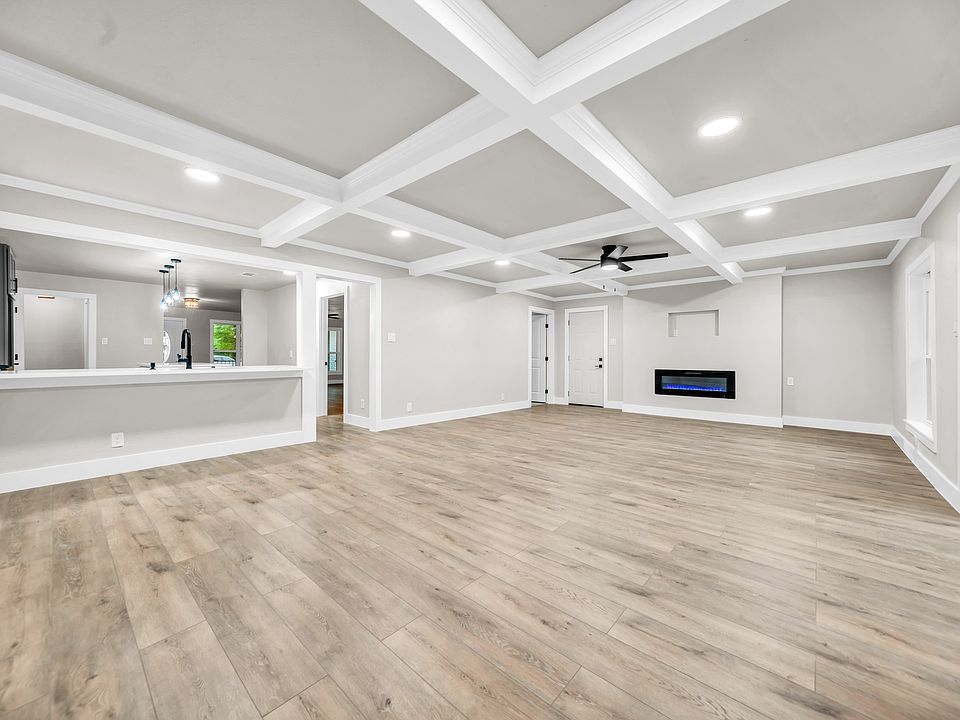 1st image of 831 Glen Arbor Dr