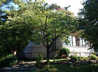 400 18th Ave E, Seattle, WA 98112